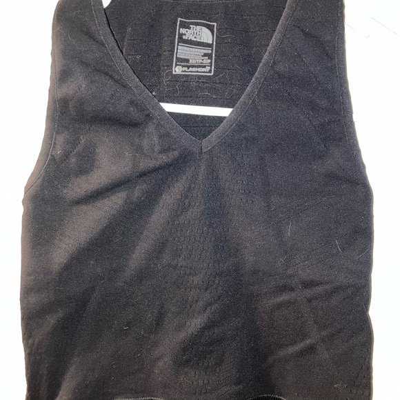 The North Face black v-neck crop with built in bra - Picture 1 of 1